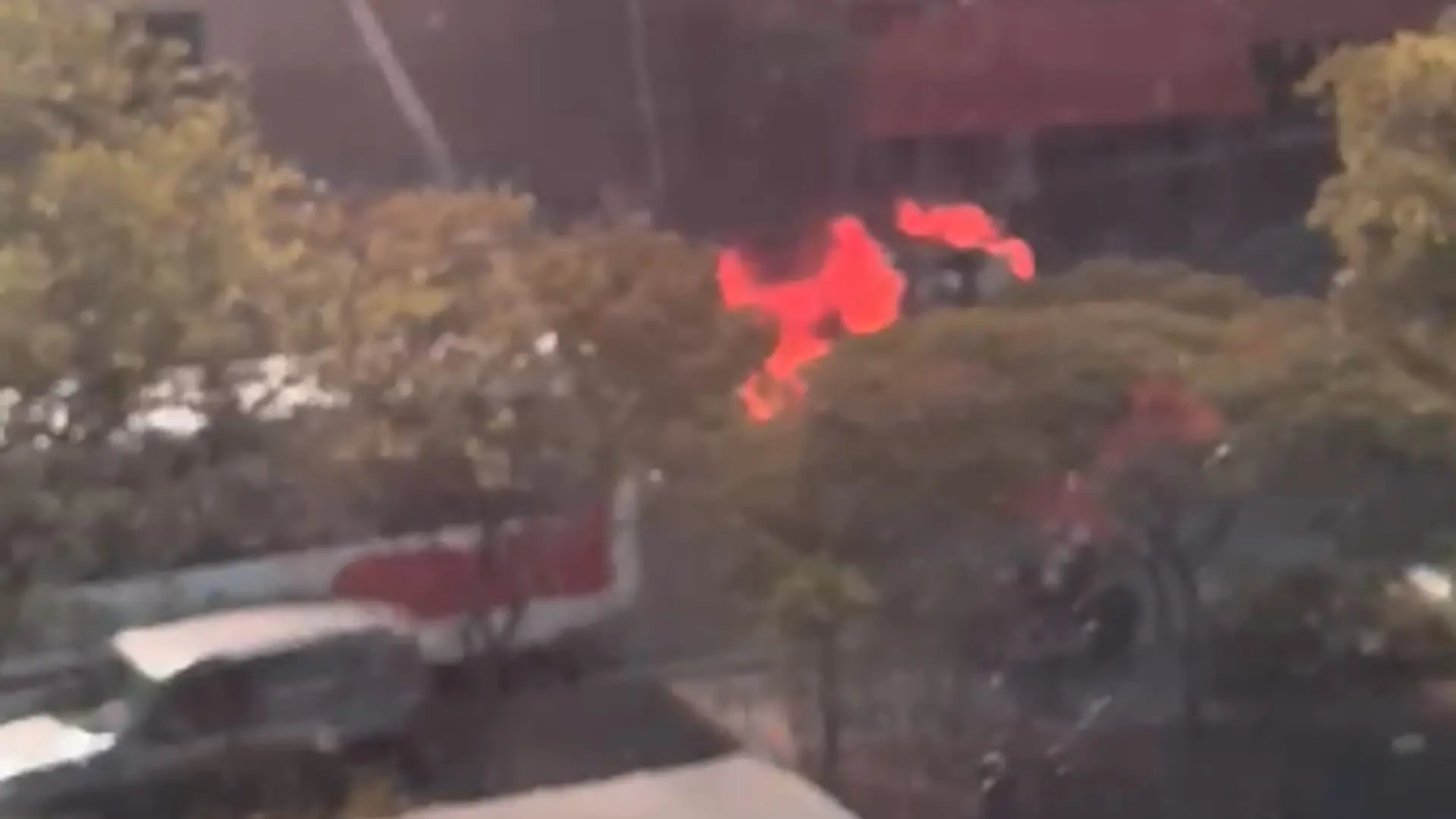 ¡Qué tristeza, en cenizas quedó! Vehículo se incendió en la Avenida Guayabal a primeras horas de la mañana 1 guayabal1