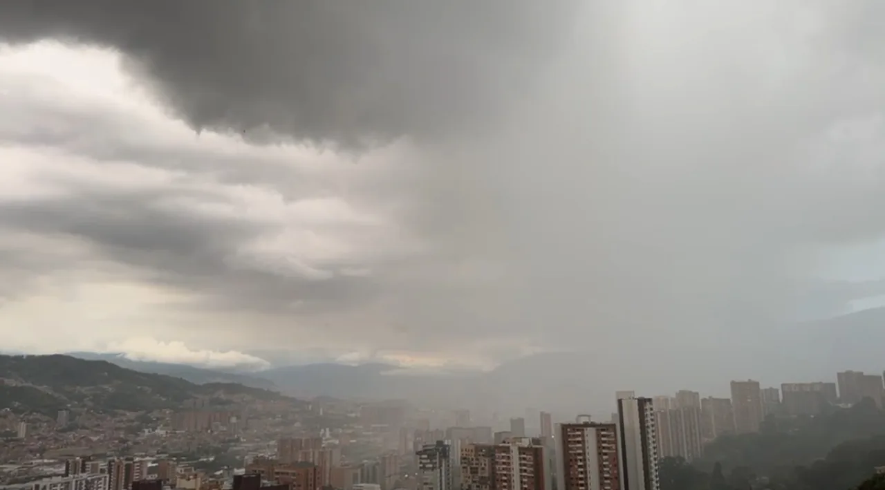 Lluvia leve en el sur del Valle de Aburrá: SIATA reporta precipitaciones en Medellín, Envigado y Caldas 1 Lluvia en el sur del Valle de Aburrá