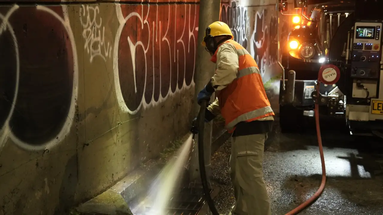 ¡Para que no se inunden! Medellín limpia 15 soterrados viales por lluvias 5 ¡Para que no se inunden! Medellín limpia 15 soterrados viales por lluvias