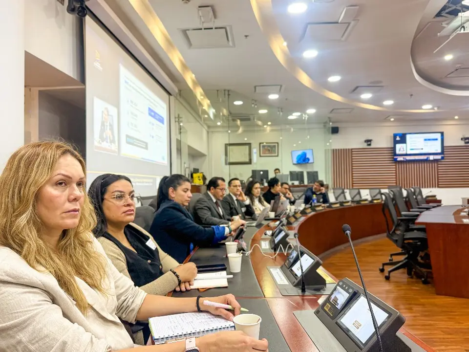 286 mil estudiantes continúan en jornadas híbridas tras el terremoto: representante Luis Guillermo Patiño lideró Mesa Técnica para acelerar la recuperación educativa 1 luisgui educacion1