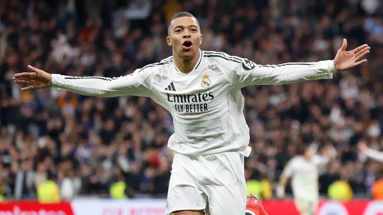 Kylian Mbappé celebra un gol con el Real Madrid