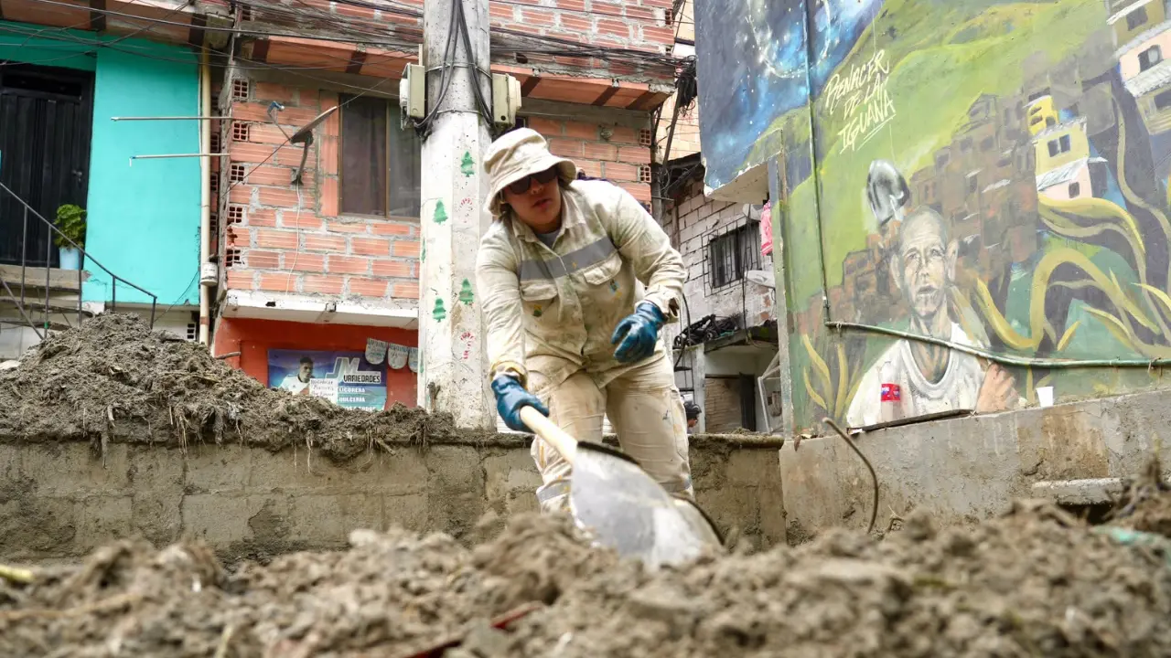 ¡Medellín sigue en emergencia! Instalan nuevo PMU para atender a los afectados por las lluvias 6 ¡Medellín sigue en emergencia! Instalan nuevo PMU para atender a los afectados por las lluvias