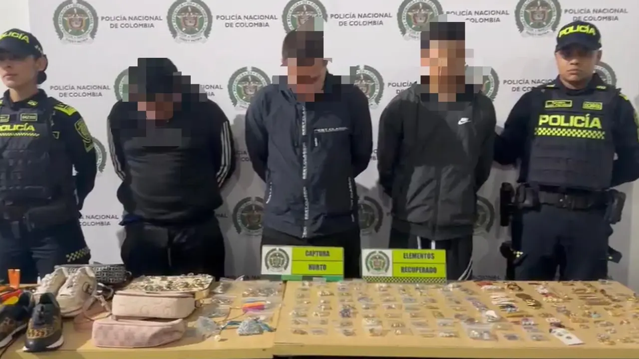 Persecución entre Medellín y Envigado terminó con la captura de tres pillos dedicados a robar casas 1 Persecución entre Medellín y Envigado terminó con la captura de tres pillos dedicados a robar casas