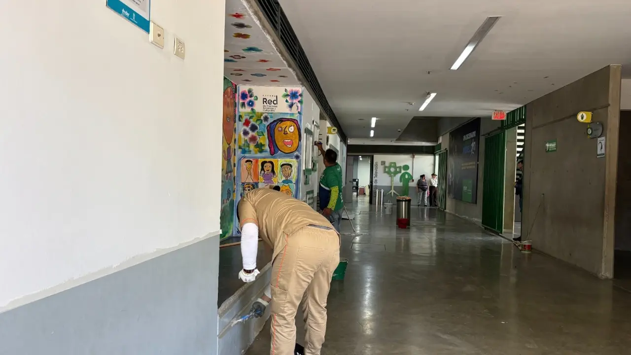 Presos se pusieron la camiseta: ayudaron a recuperar escenario deportivo en Medellín 2 Presos se pusieron la camiseta: ayudaron a recuperar escenario deportivo en Medellín