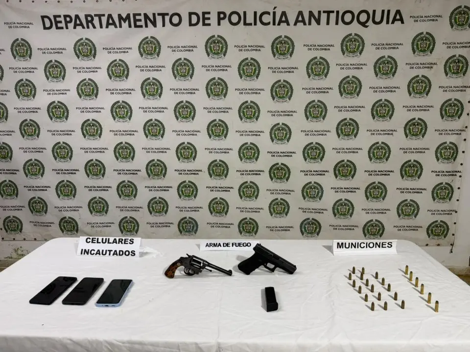Policía rescata a un ciudadano secuestrado y captura en flagrancia a tres hombres en Caucasia 5 Policía rescata a un ciudadano secuestrado y captura en flagrancia a tres hombres en Caucasia