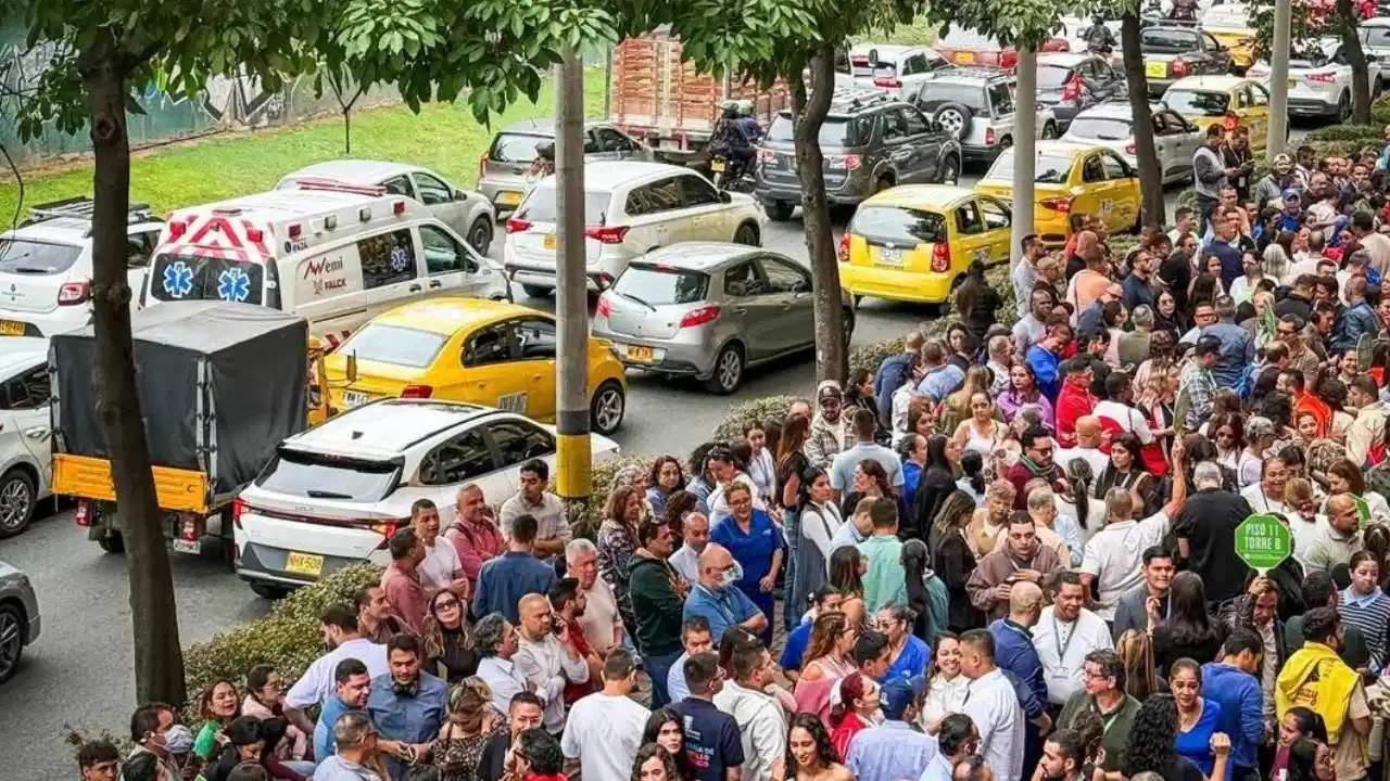 ¡Medellín puso a prueba su respuesta ante emergencias! 470 mil personas participaron en el Simulacro Nacional 3 ¡Medellín puso a prueba su respuesta ante emergencias! 470 mil personas participaron en el Simulacro Nacional