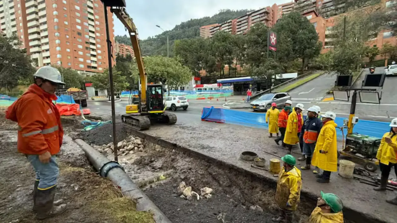 ¡Vuelve el agua! Terminan reparación de tubo matriz a carrera Séptima en Bogotá
